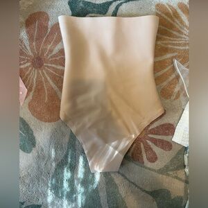 SKIMS Tan Women's Shapewear NEVER WORN